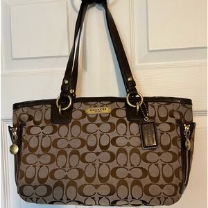 Coach Gallery Signature Zip Khaki Mahogany Tote F19249